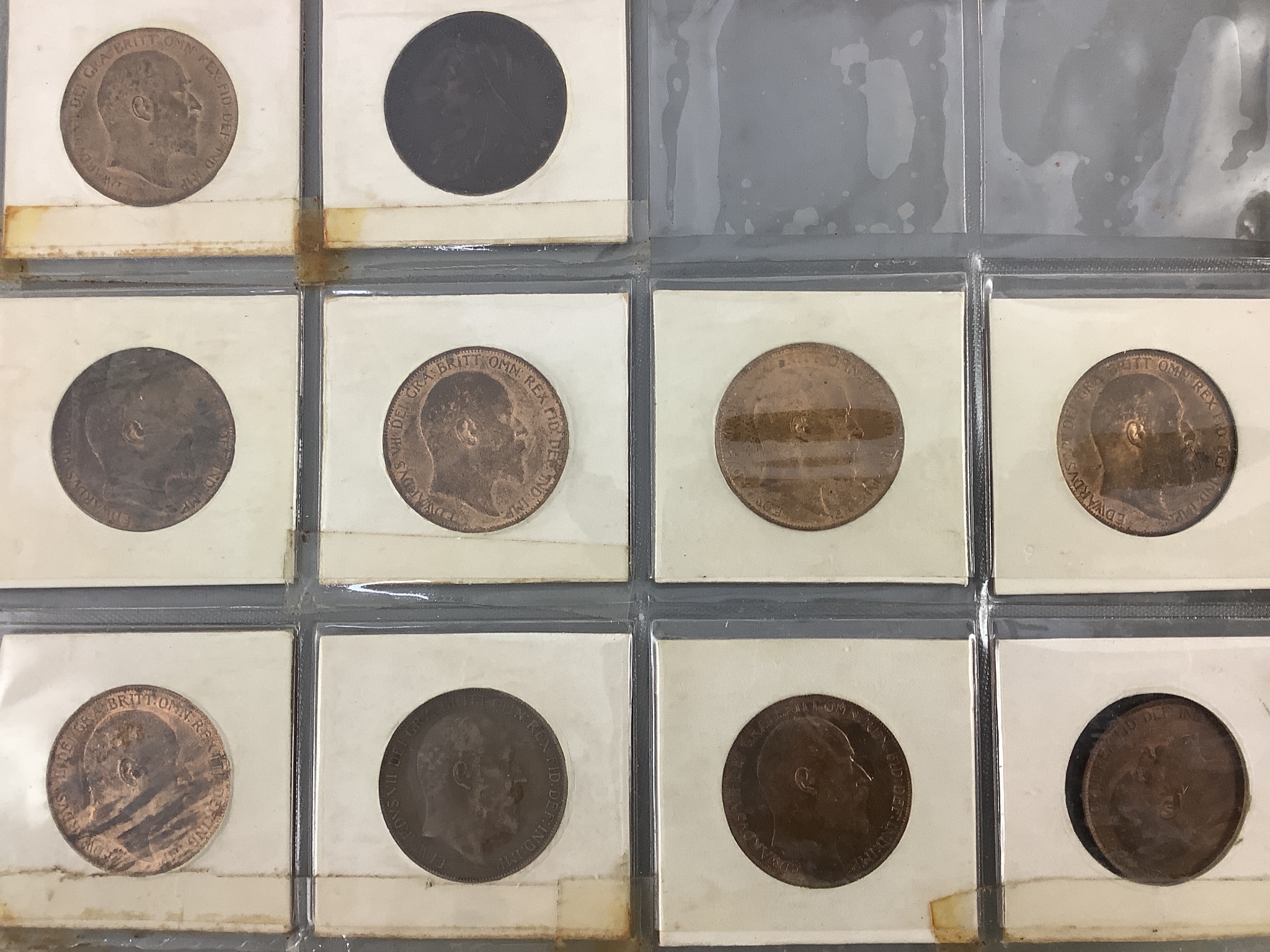 Queen Victoria to Queen Elizabeth II one penny coins, a long run from 1901-1967, the majority good EF to aUNC, including scarce 1904, 1922 and 1926 one pennies, aUNC